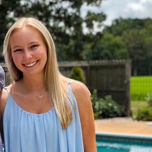 Meet your Posher, Claire